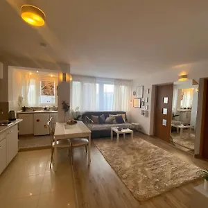 Vicky - New Centrum Srodmiescie Apartment Warsaw
