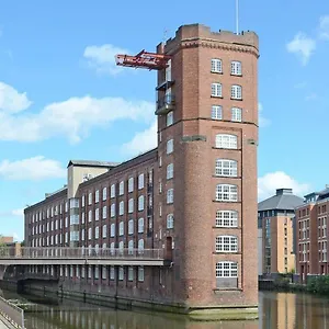 Riverside Close To Centre Apartment York